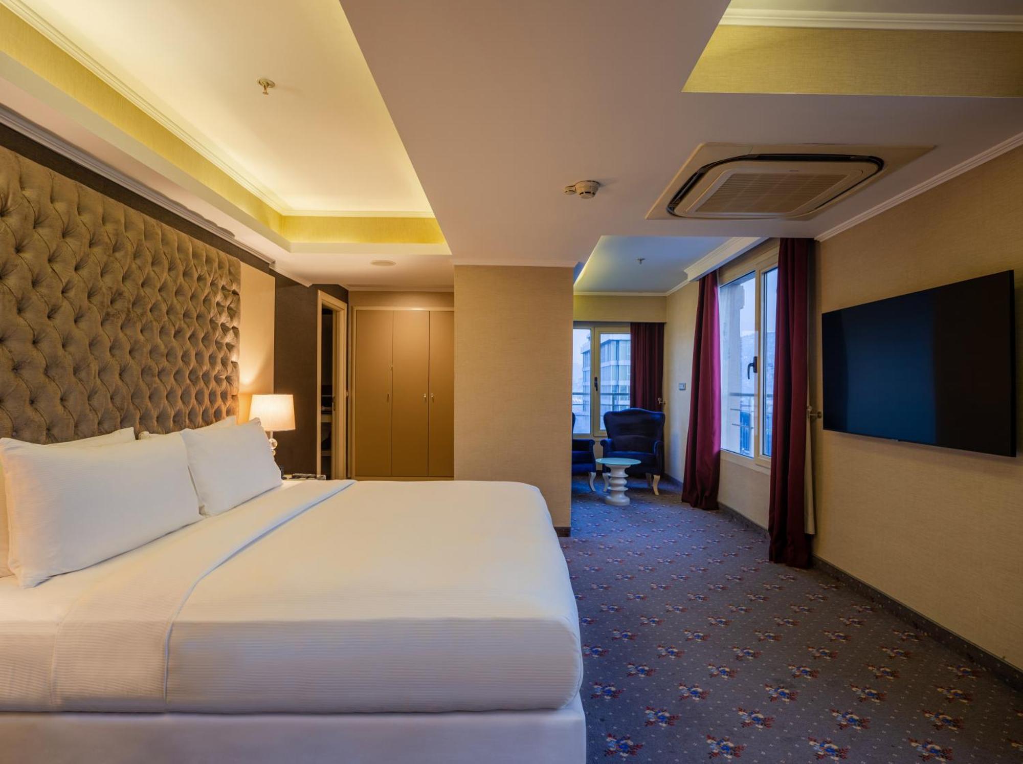 Doubletree By Hilton Izmir - Alsancak Hotel Exterior photo