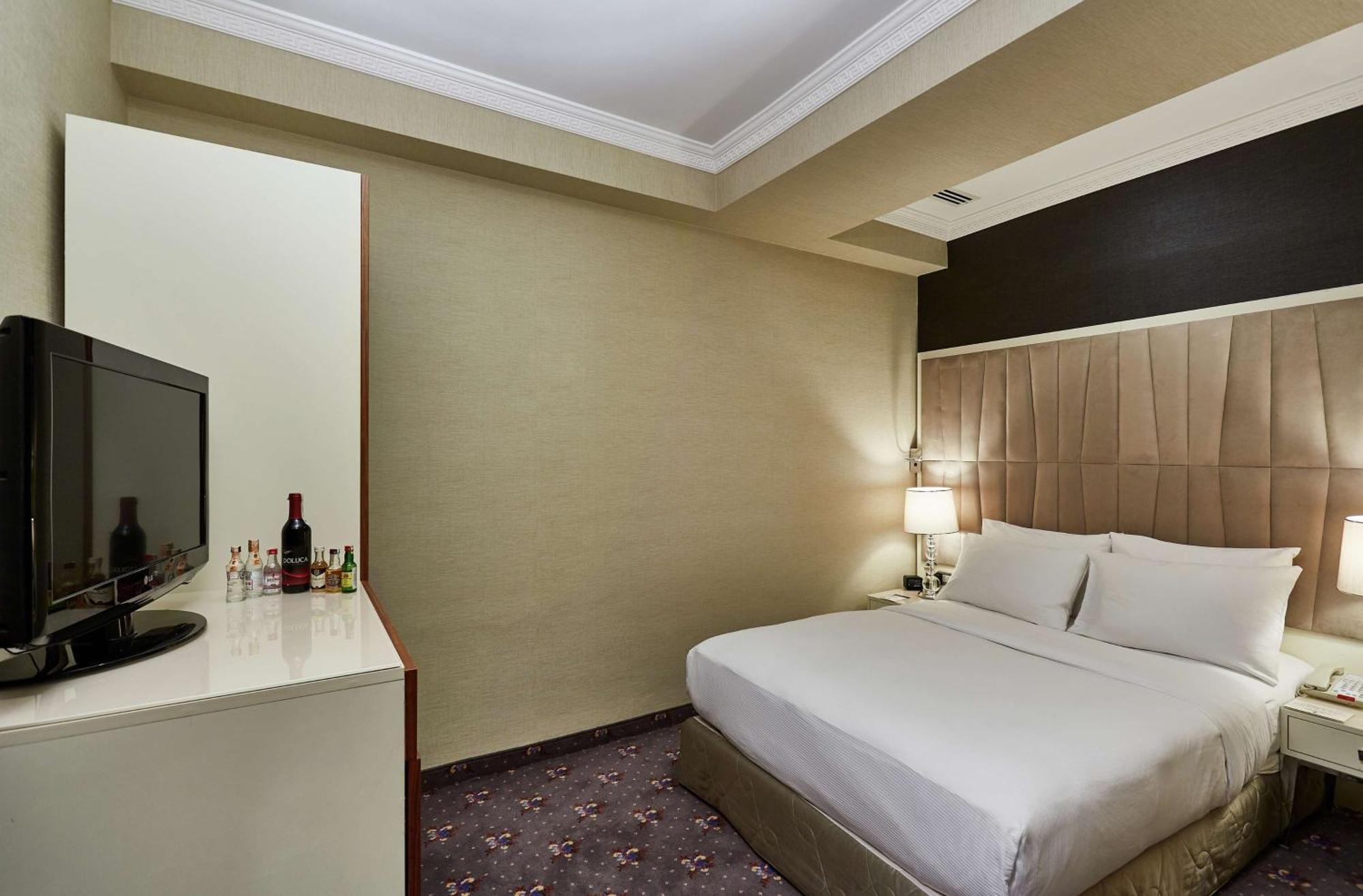 Doubletree By Hilton Izmir - Alsancak Hotel Exterior photo