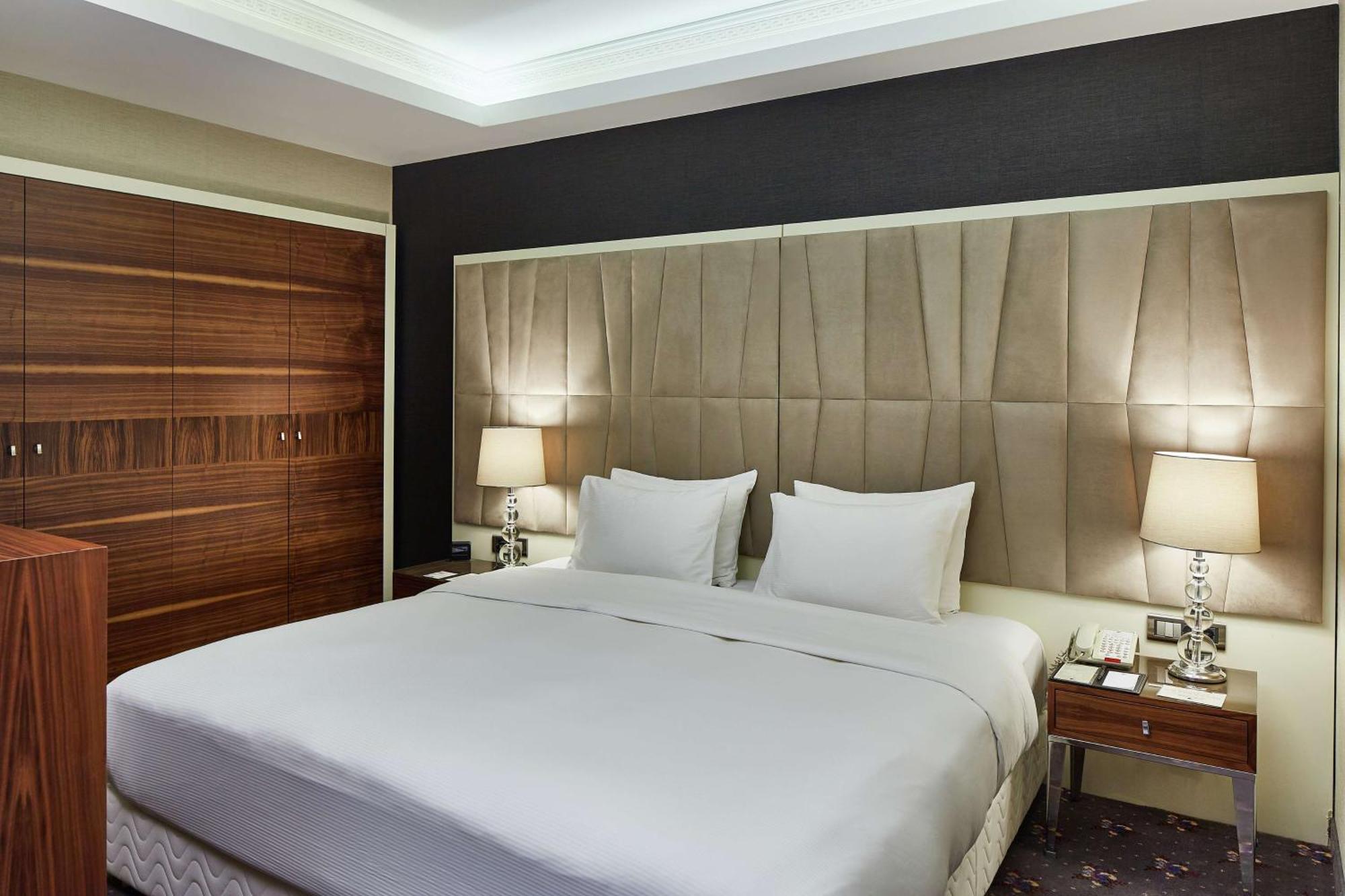 Doubletree By Hilton Izmir - Alsancak Hotel Exterior photo