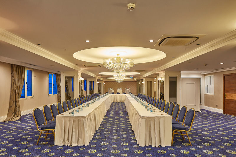 Doubletree By Hilton Izmir - Alsancak Hotel Exterior photo